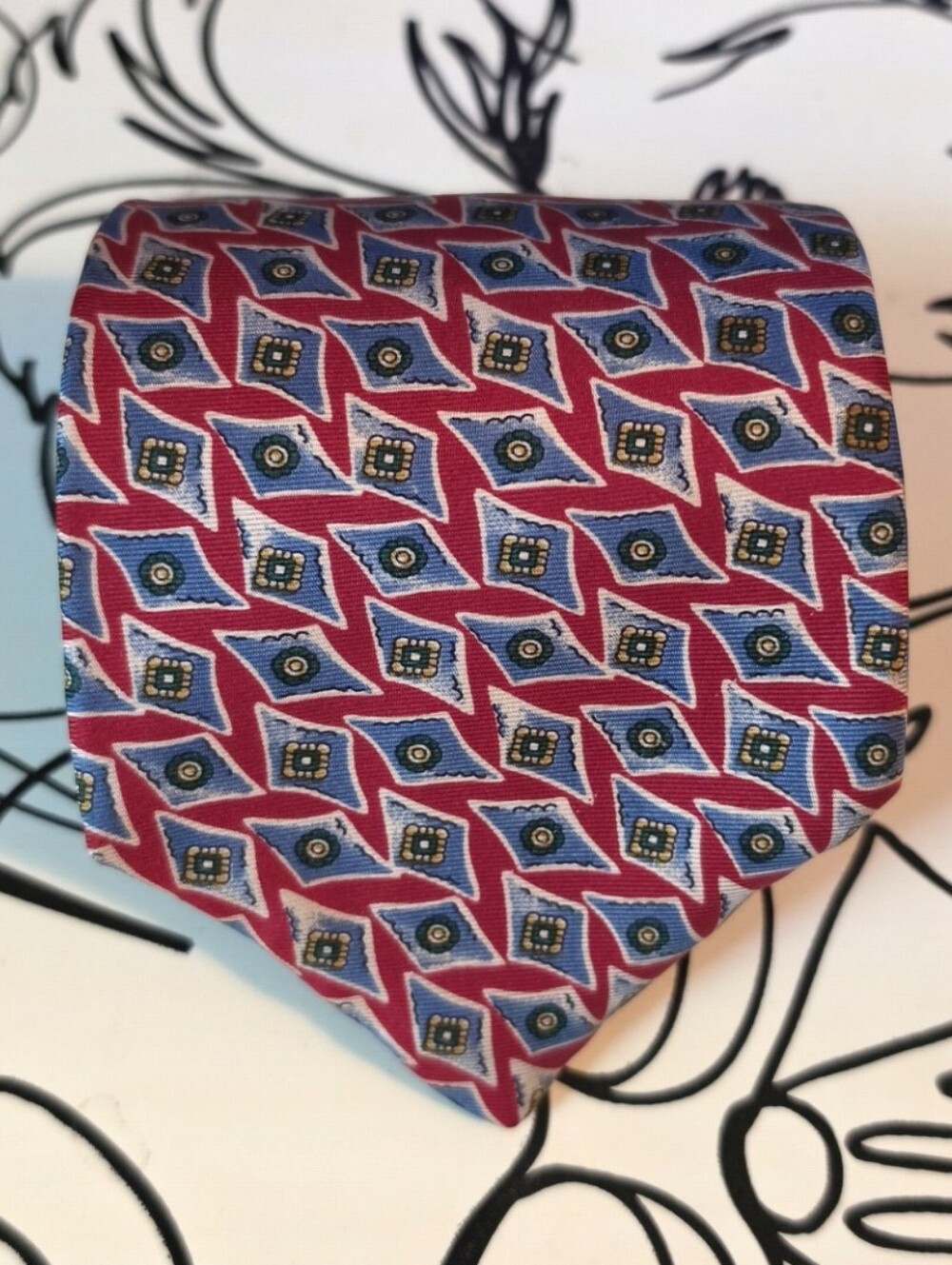 STATEMENT Mens Silk Tie Red Blue Gold Geometric Diamond Classic Necktie